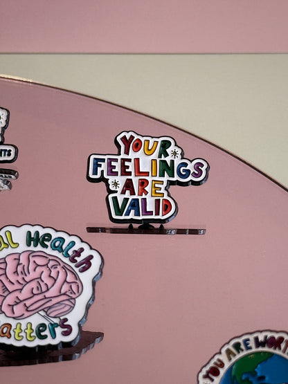 Pines con mensajes motivadores.